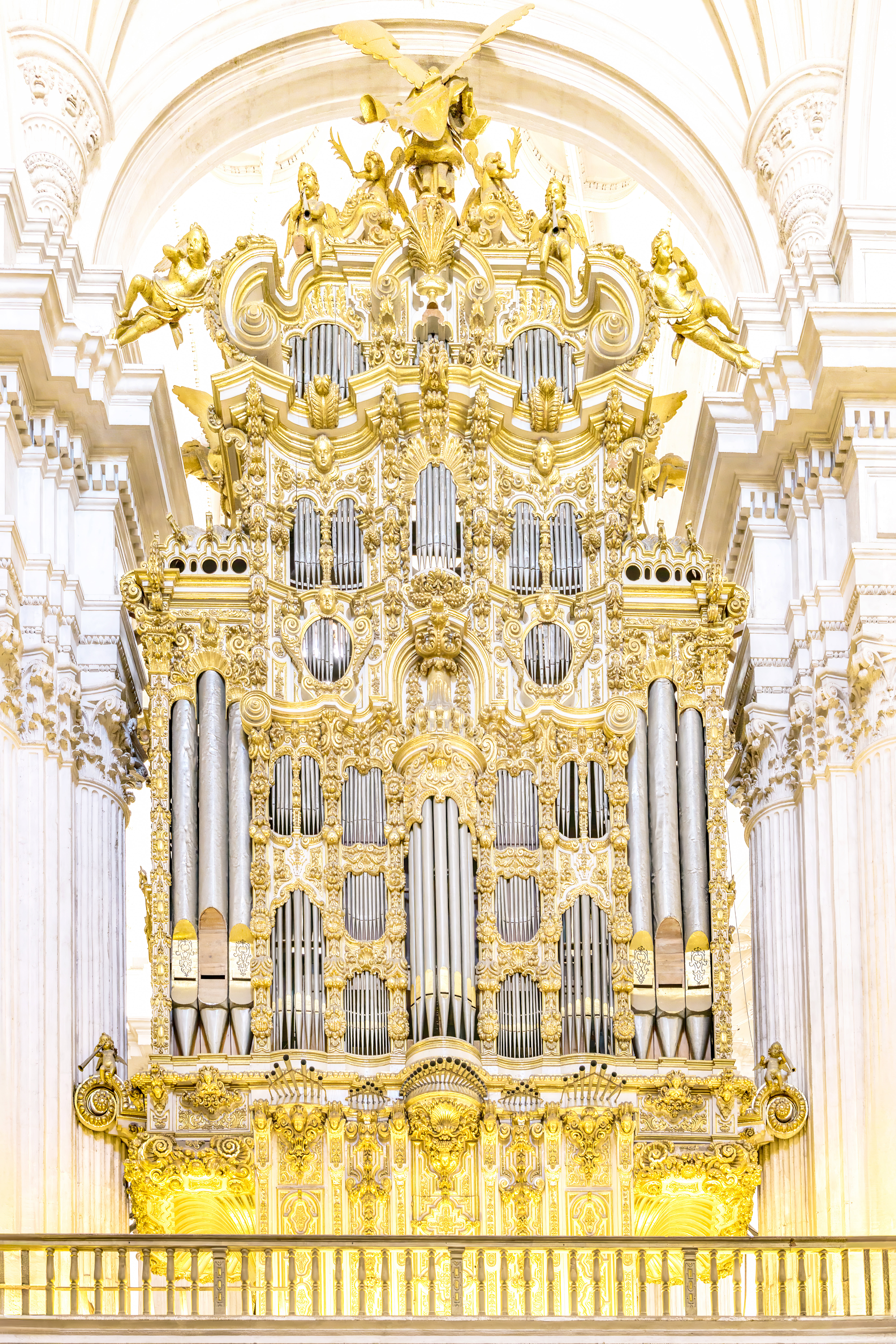 Die Barockorgel der Kathedrale Santa Maria de la Encarnation in Granada
