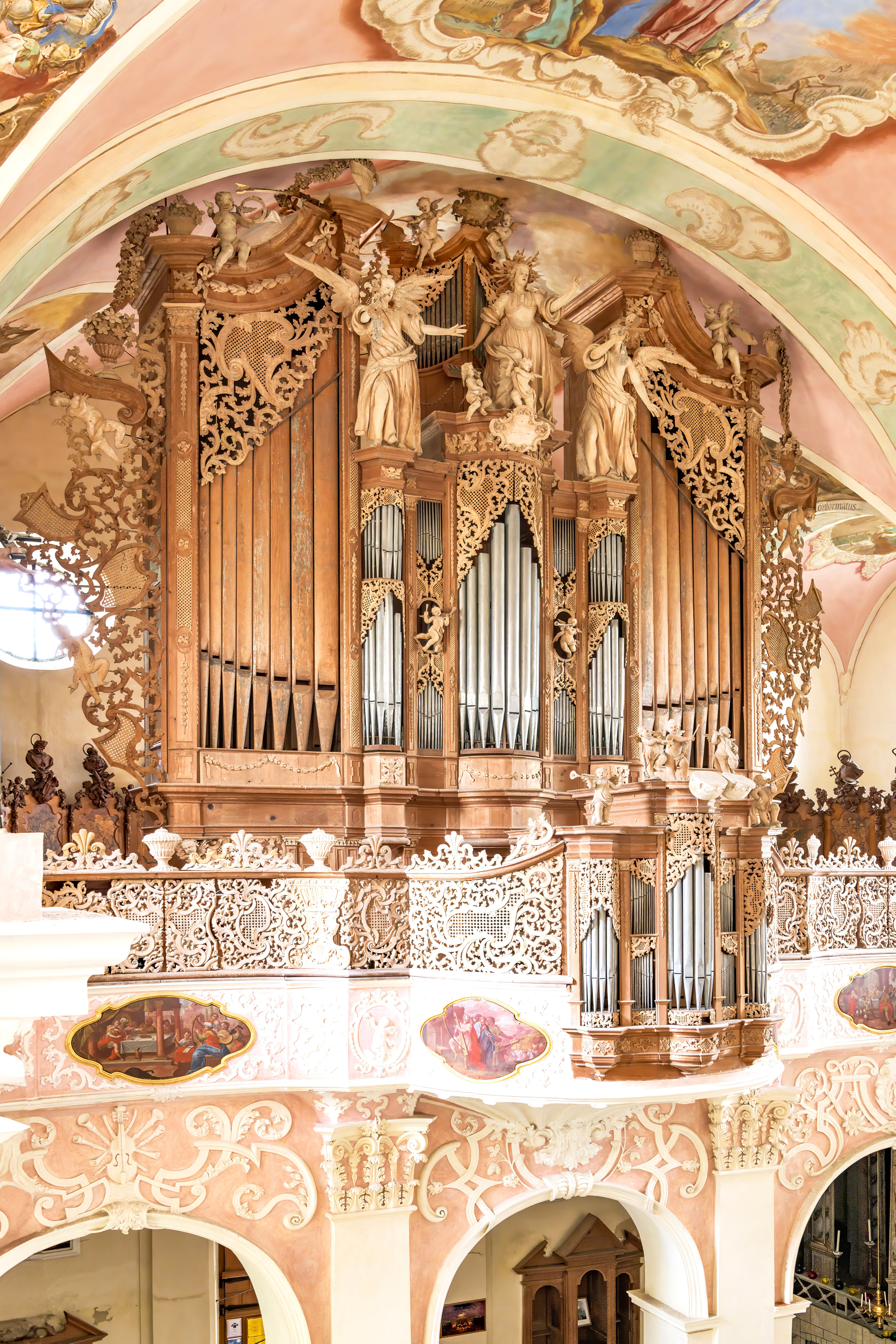 Die Hauptorgel der ehemaligen Klosterkirche in Maihingen