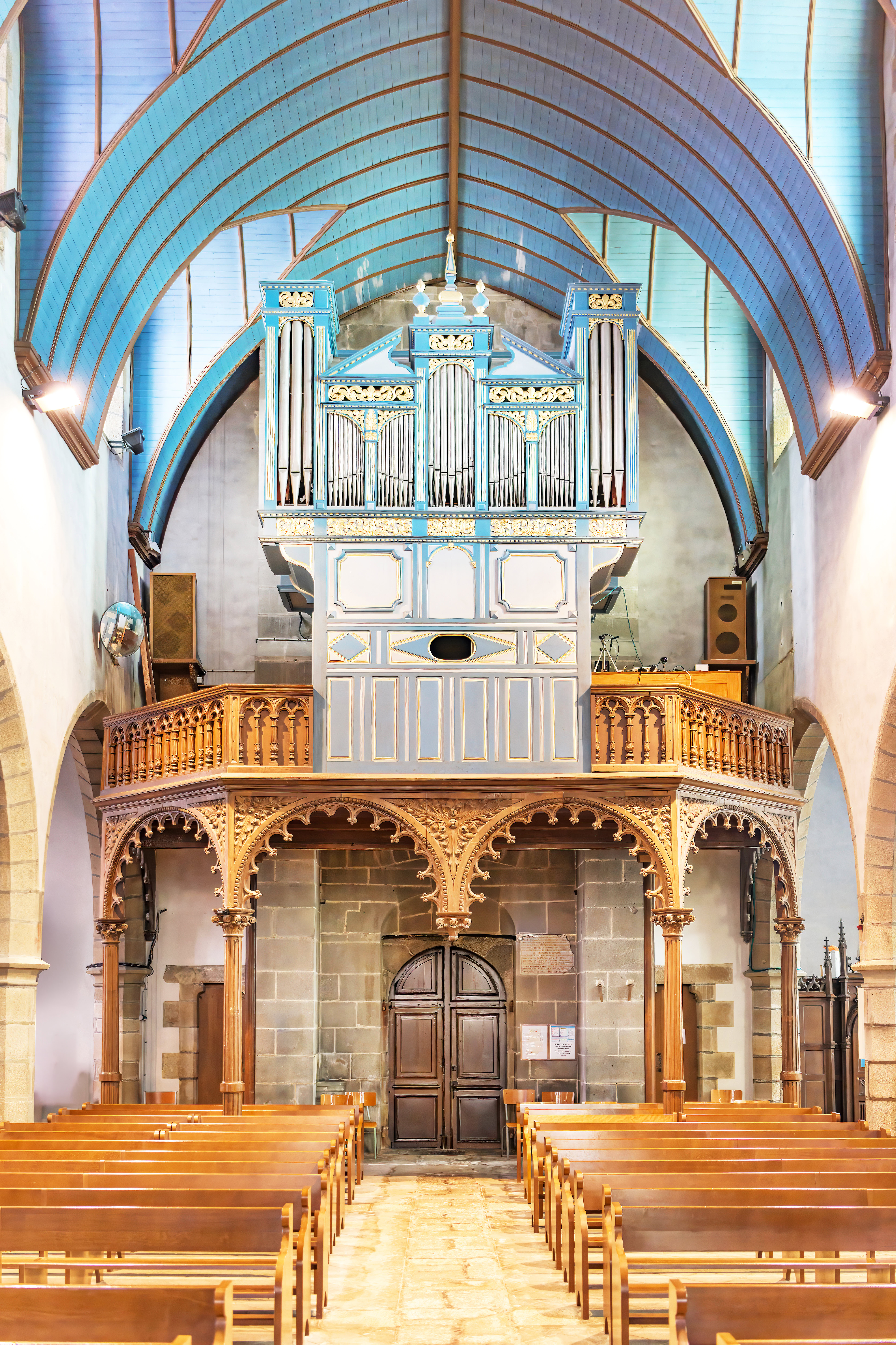 Die Orgel der Église Saint- Pierre de Crozon im Finistère in der Bretagne.